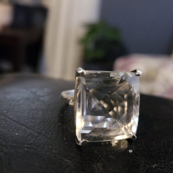 Vintage Jewelry - Large crystal quartz ring